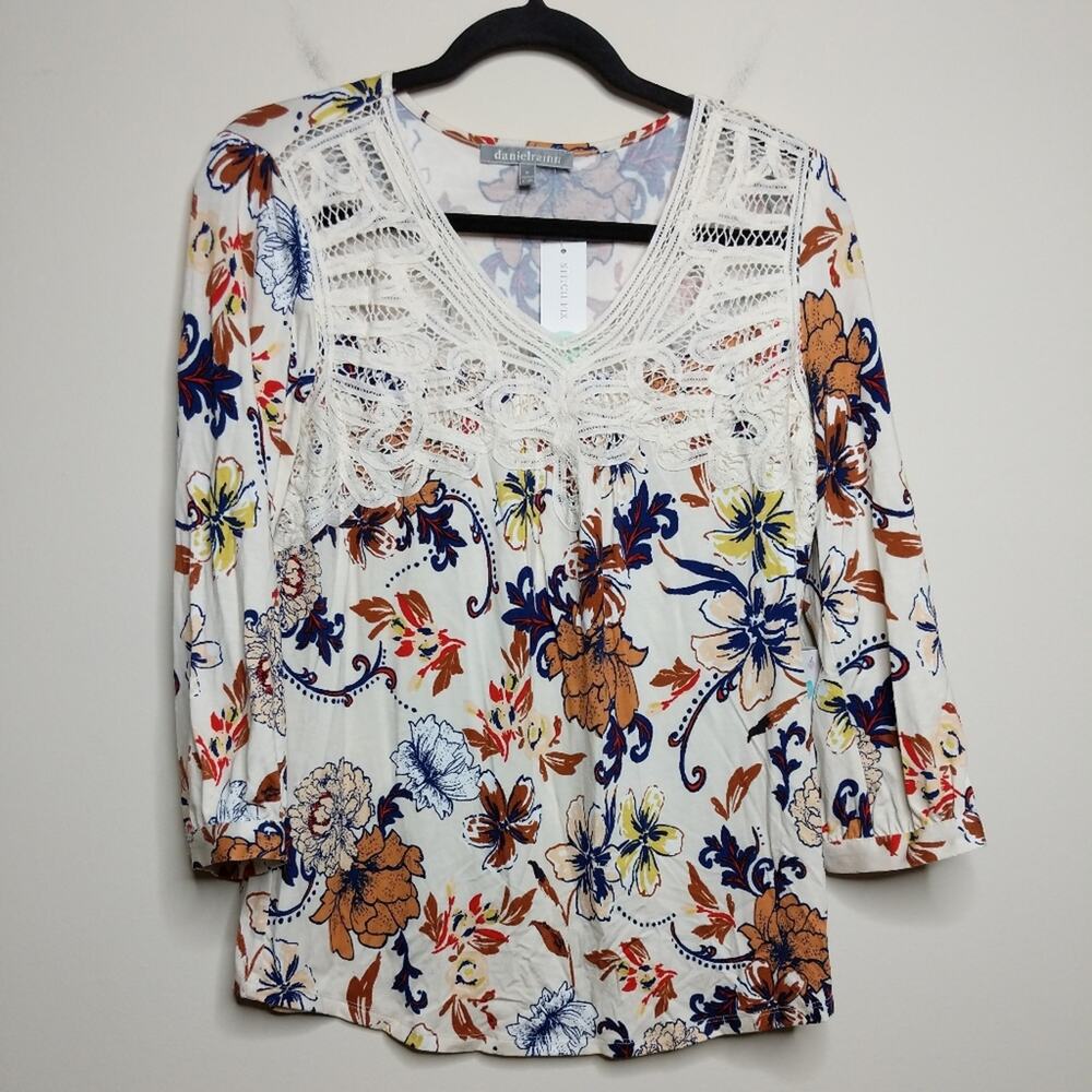Daniel Rainn Crochet Detail Knit Top - Sz M - NWT